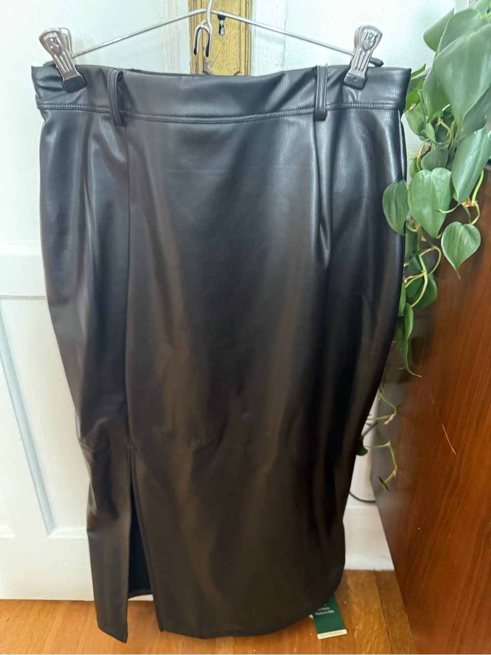 HALARA Black Faux Leather Pencil Skirt with Side Slit